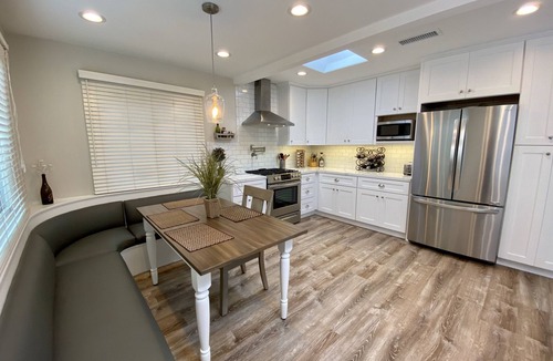Crown Point House | Crown Point House AC Just 2 Blocks To The Bay!