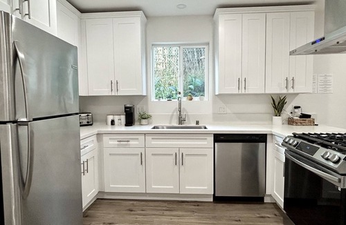 National City House | Cute 2-BR house with stunning golf course views from the backyard!