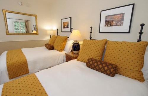 Golden Rectangle Hotel | Cypress Inn Carmel-by-the-Sea