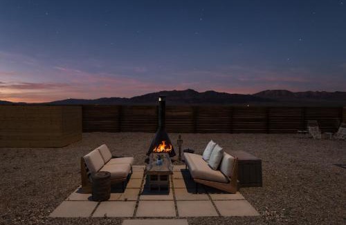 Wonder Valley House | Dark Star - Endless Stars, Cowboy Pool, Spa, Fire pit, BBQ