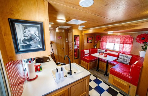 Granite Hills Apartment | Darling Daisy Retro RV Adventure