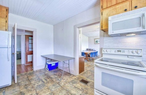 Lake Junaluska House | Delightful Family-Friendly Home W/Free WiFi and Pool - Dogs OK