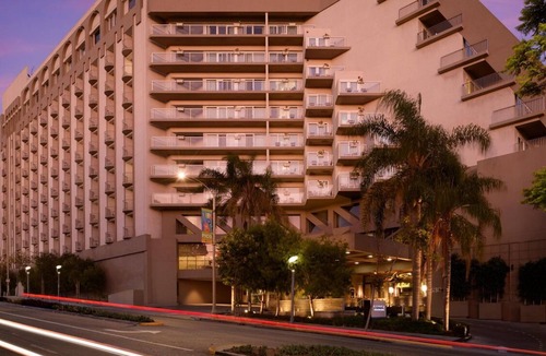 Ocean Park House | Deluxe Guest Room, Hyatt Centric Delfina, Heated Pool, Close to Venice Beach