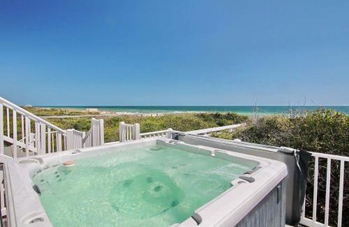 Treasure Beach Village House | Dog-friendly beachfront gem - community pool tennis washer&dryer central AC
