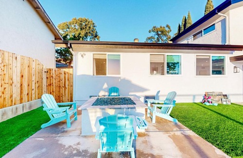 Del Cerro House | Dog-Friendly Home: Saltwater Pool, Fire Pit, Games