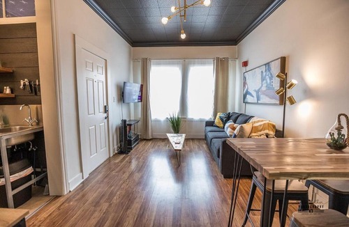 Downtown Apartment | Downtown Dwelling 1612