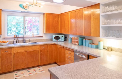 Warm Sands House | Downtown Mid Mod - Warm Sands - Special Spring & Summer Rates Now In Effect