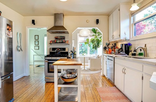 Mill Valley House | Downtown Mill Valley Vintage Home - Walk Everywhere!