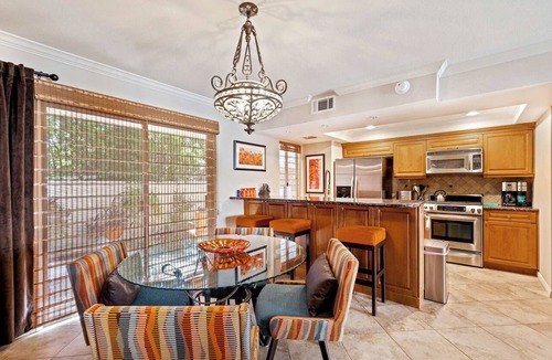 Historic Tennis Club Condo | Downtown Palm Springs 2 BR Condo with Pool