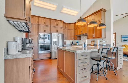 Manchester House | 'Dream Weaver' House w/Hot Tub & Ocean View!