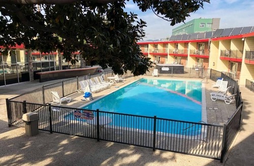 Oakland House | Easy, affordable access to Oakland and San Francisco attractions