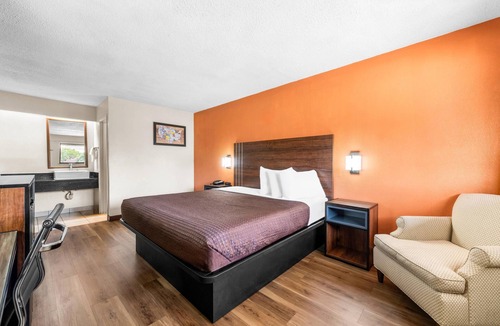 Toddville Road Hotel | Econo Lodge Charlotte Airport