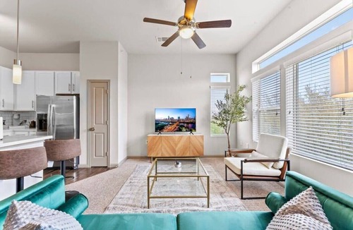 Montopolis Apartment | Elegant 2BR king suite, fast WiFi, 8 min to DT