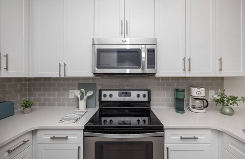 Dilworth Apartment | Elegant Urban Escape In The Heart Of Dilworth