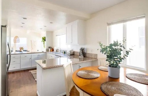 Middletown House | Elevated Mission Hills Oasis ~ Balconies ~ Views