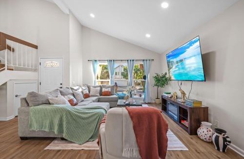 Rancho Penasquitos House | Entire Private House with Garage, Pool, King Bed, Gated Yard, 4 Bedrooms 2 Bathrooms, in Rancho Penasquitos, Available Now