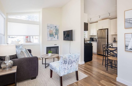 Sharp Park Apartment | Entire Private Townhome - 15 mins to Half Moon Bay San Francisco & (SFO)