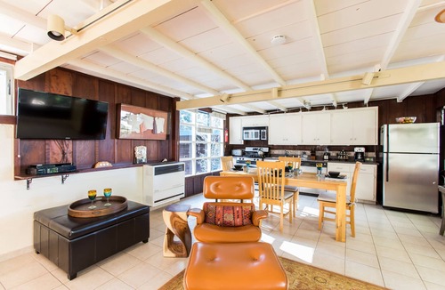 Beach Barber Tract House | Escape to La Jolla! Secluded MidCentury WindanSea Beach Bungalow, Bikes, Hot tub