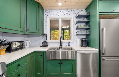 Brevard House | Escape to Our Charming A-Frame Retreat -Family Fun