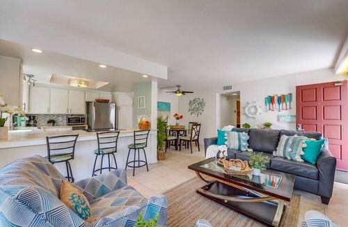 South Mission Beach Condo | Exclusive Ground Level Patio ☆ Steps to Beach & Bay