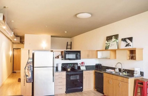 Gaslamp Quarter Condo | Executive rental in heart of Downtown San Diego walk to Convention Ctr & Petco
