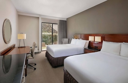 Executive Park Hotel | Experience Soothing Moments & Luxury! Pet-Friendly, Parking, Pool!