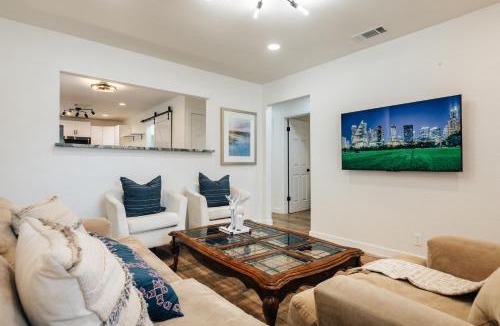 Sweetbriar House | Extended Stay SoCo Oasis with Outdoor TV & Heavenly Bed