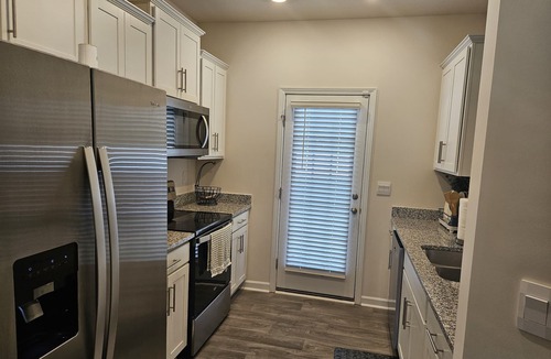 Paw Creek House | Family-Friendly 3BR Fast WiFi 10 Min to Uptown