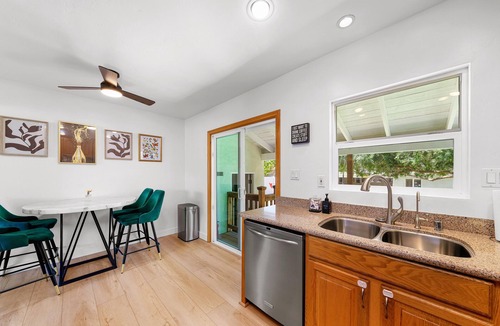 La Mesa House | Family Fun! Stylish Escape + Game Garage + Ping Pong + Big Yard + Free Parking