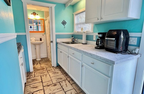 Siesta Key Apartment | Fern Haven Studio Cottage - walk to Siesta Beach and Village Pets Welcome!