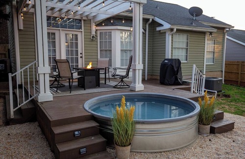 Pineville House | Few Mins to Ballantyne-Pet Friendly-1 Level Home-Private Plunge Pool in Backyard