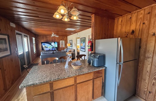 East End Apartment | Floridan Lodge.2 Bedroom/1 Bath Apartment in the center of the island!