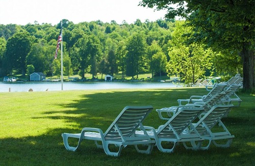 Lake Leelanau Resort | Fountain Point - Hotel Room 2