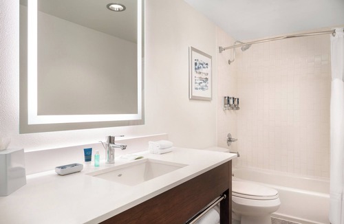 South San Francisco Hotel | Four Points by Sheraton Hotel & Suites San Francisco Airport
