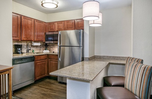 Round Rock West Apartment | Free Breakfast Included! Near Samsung, State Farm, Apple & IBM.