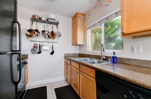 Normal Heights Condo | Fully Furnished beautiful one bedroom Top Floor in Normal Heights!