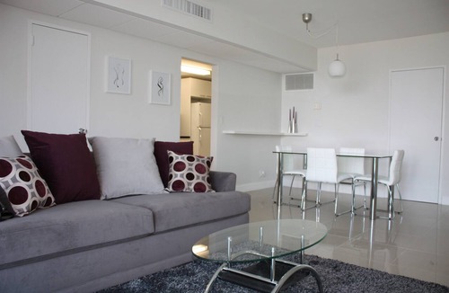 Hollywood South Central Beach Condo | Fully Furnished Condo with Direct Access to Beach