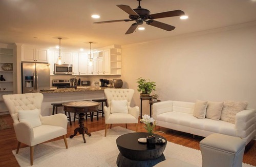 Myers Park Apartment | Fully Furnished Corporate Housing in Prestigious Myers Park Area Charlotte, NC