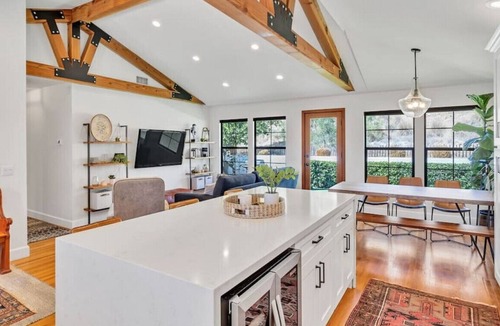 Allied Gardens House | Fully Remodeled Mid Century Modern 3/2 Home