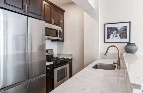 Lower Nob Hill Apartment | Furnished Modern Rental Nob Hill FiDi: Studio/1BA Unit 7
