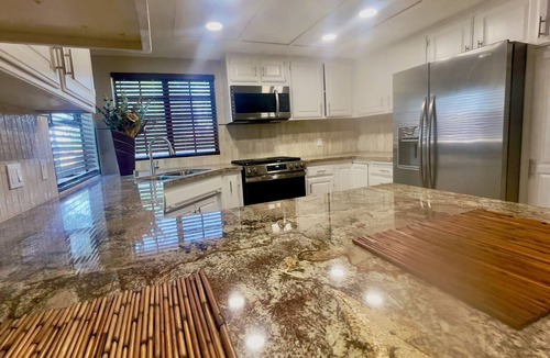 Lancaster House | Gated 4 BR 5 min to The BLVD and Convenient Access to Dinning A/C Parking