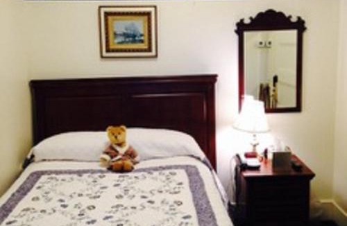Lenox Bed & Breakfast | Gateways Inn