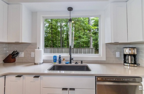 Empire House | Gather and Relax on Little Glen Lake at Blue Haven