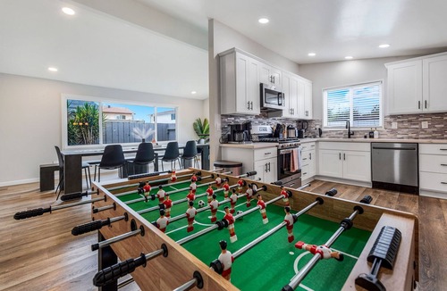 Rolando Village House | Girls & Family Trip+Pool+beauty bar, San Diego