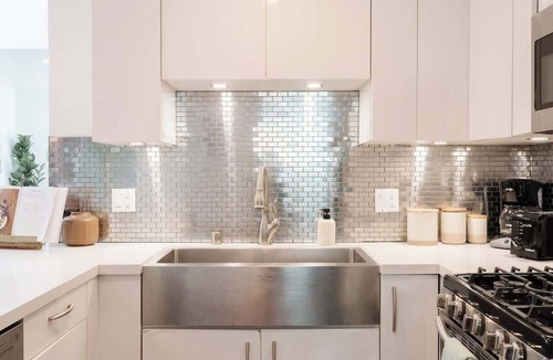 Little Italy Apartment | Glamorous Little Italy Apt w/Rooftop Deck & Views