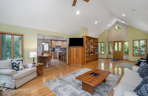Glen Arbor House | Glen Arbor Getaway Brand New Air Conditioning! Dog Friendly!
