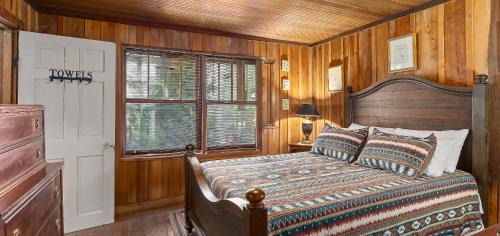 Topton Bed & Breakfast | Glen Choga Lodge
