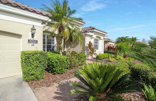 Braden River House | Gorgeous 3/3 private lakefront pool home - Irynas Dream