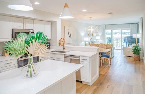 Sandestin Condo | Gorgeous Remodel* 6 Seat Cart*Rare Find With Unique View-Bay, Marina,& Golf View