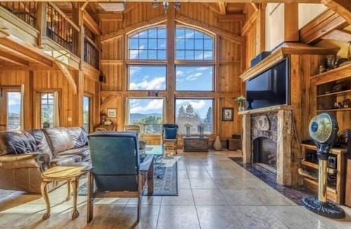 Westwood House | Gorgeous timber frame, 2 master suite home overlooking Lake Almanor